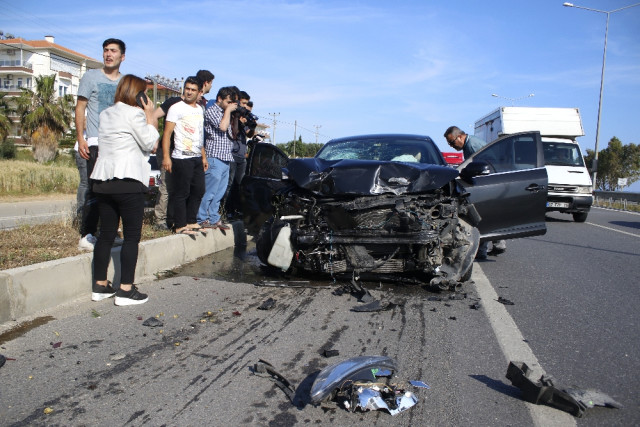 Toplu açılış töreni için Alanya'da bulunan MHP Genel Başkanı Devlet Bahçeli'nin, Antalya'ya karayoluyla dönüş gerçekleştirdiği sırada kaza meydana geldi.<br>Edinilen